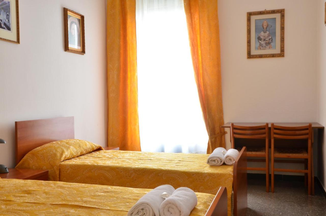 Casa Per Ferie Jpii Dom Polski Róma Kültér fotó