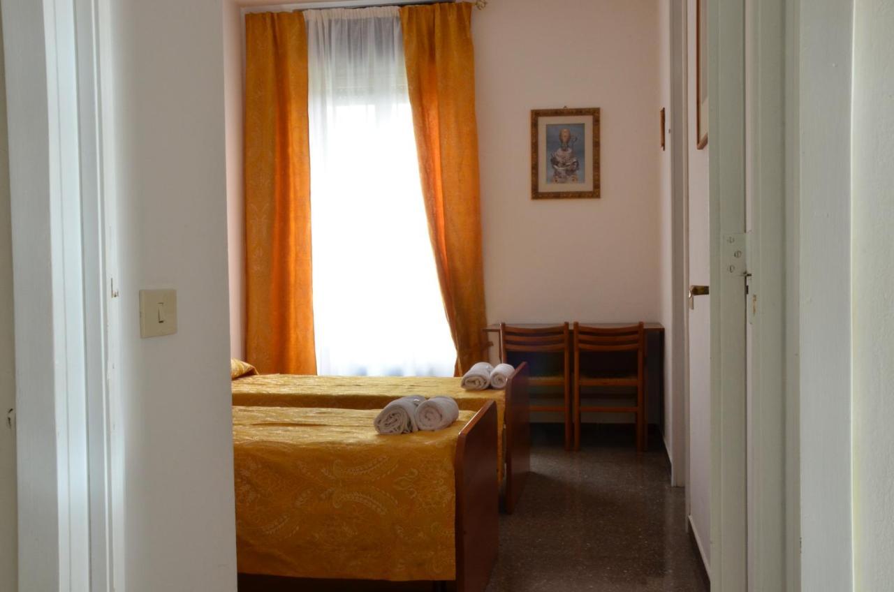 Casa Per Ferie Jpii Dom Polski Róma Kültér fotó